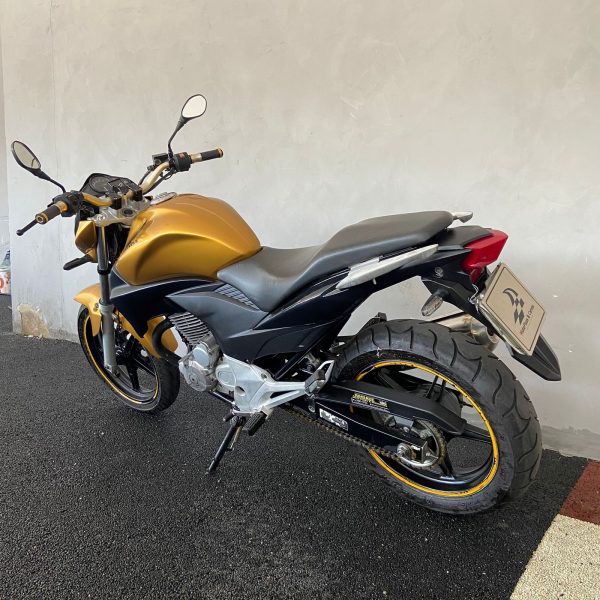 HONDA CB 300R