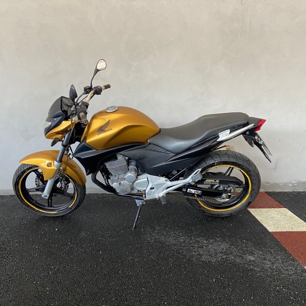 HONDA CB 300R