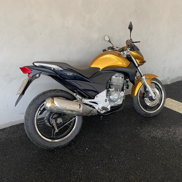 HONDA CB 300R