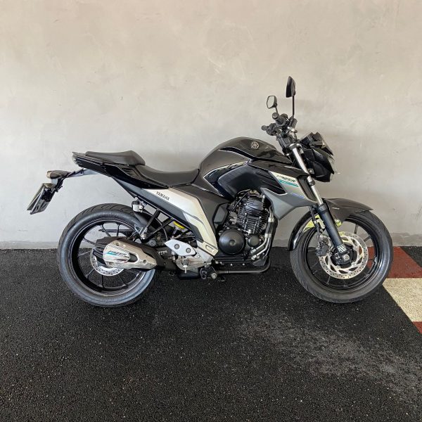 YAMAHA FZ 25 FAZER