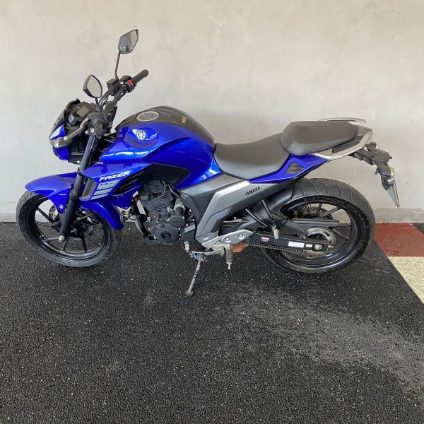 YAMAHA FZ 25 FAZER