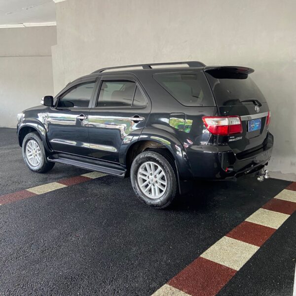TOYOTA HILUX SW4 3.0 SRV 4X4