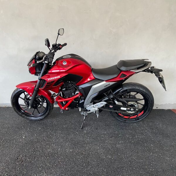 YAMAHA FZ 25 FAZER