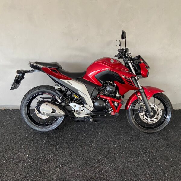 YAMAHA FZ 25 FAZER